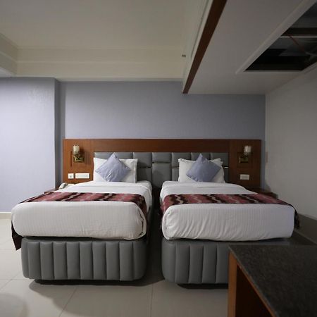 Eastin Hotels Hyderabad Exterior photo