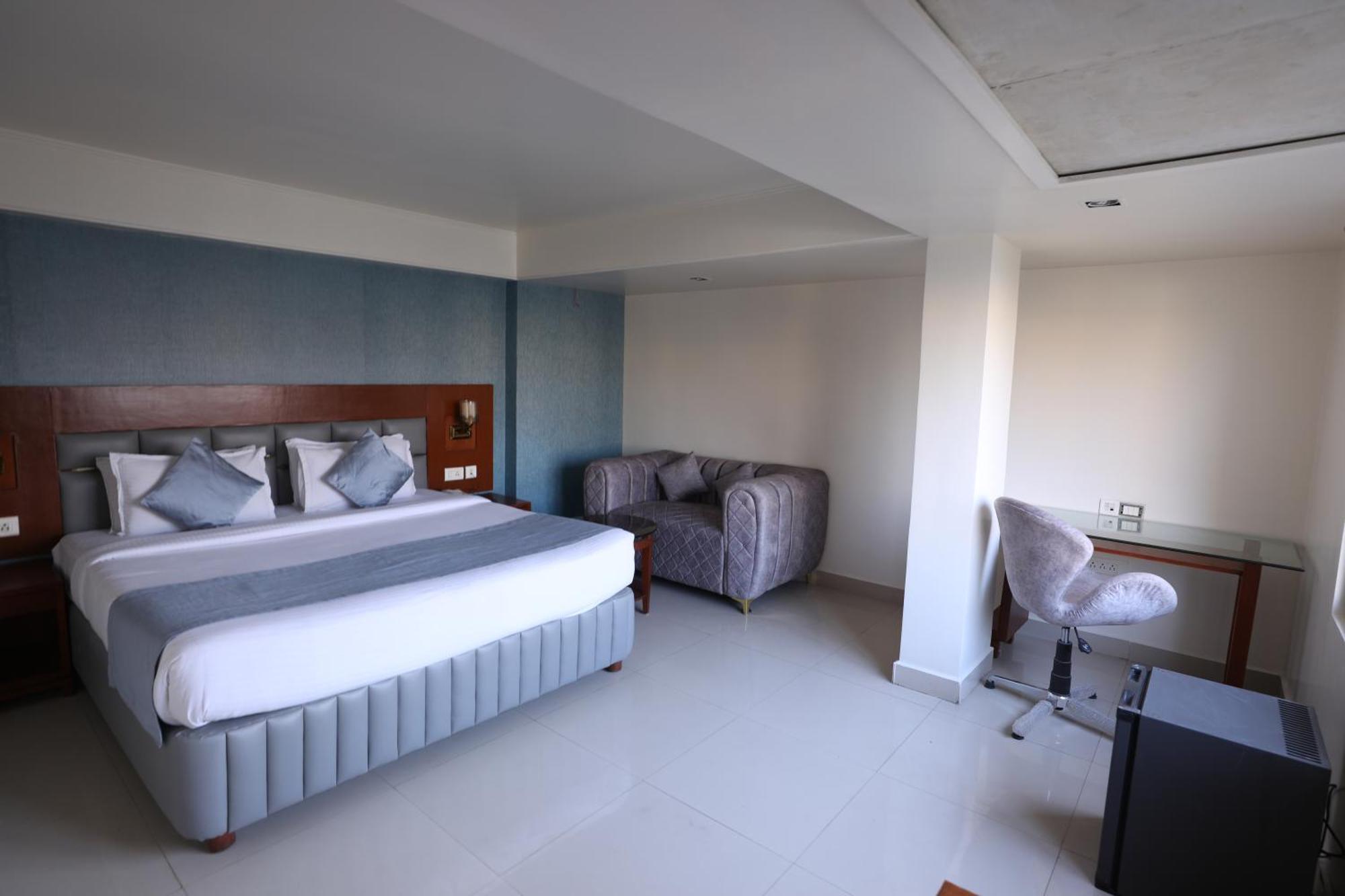 Eastin Hotels Hyderabad Exterior photo