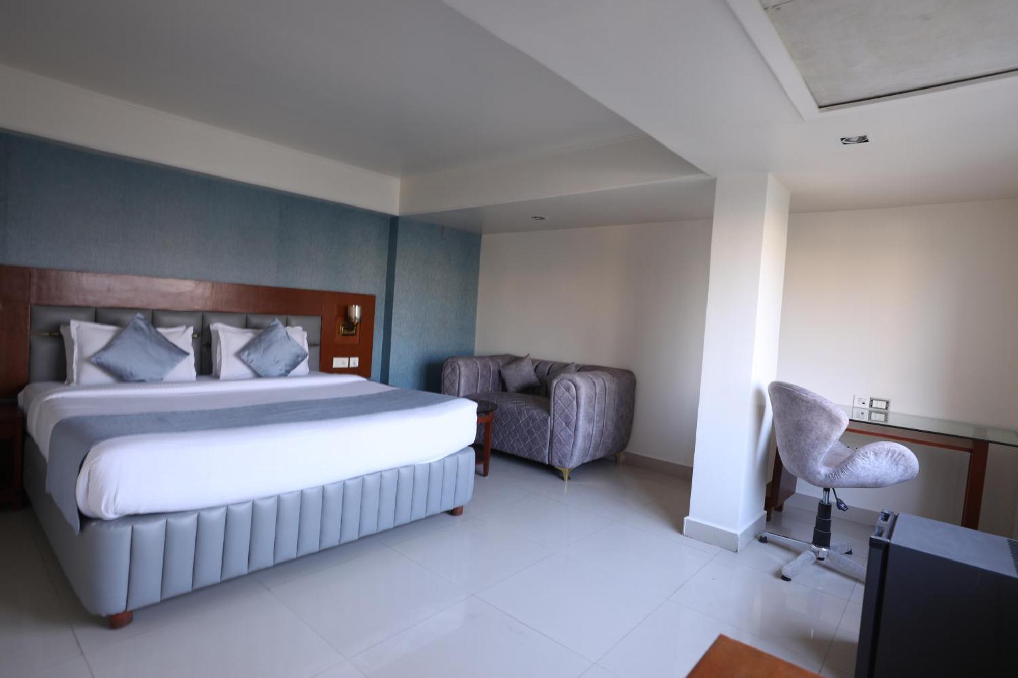 Eastin Hotels Hyderabad Exterior photo