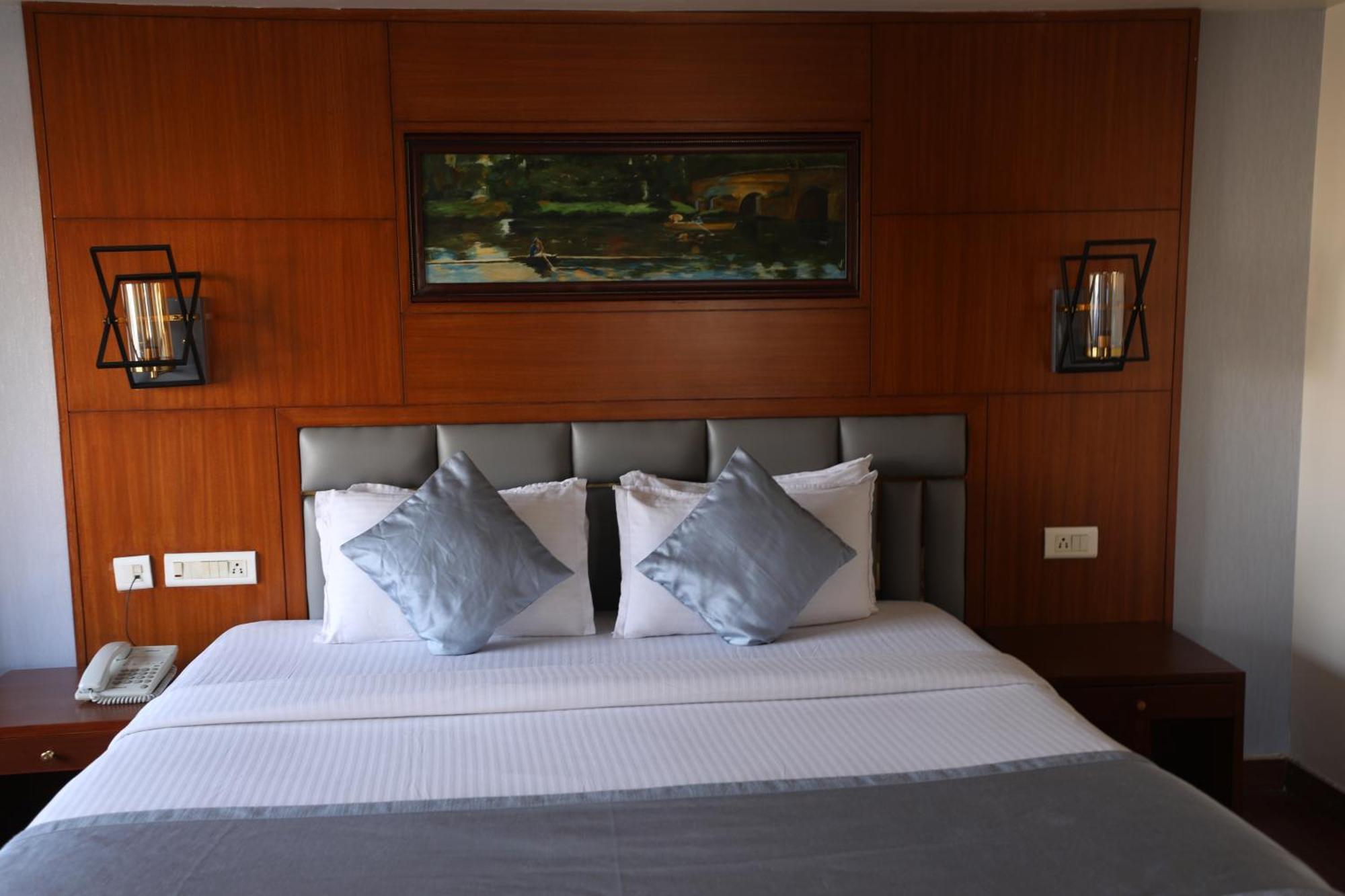 Eastin Hotels Hyderabad Exterior photo
