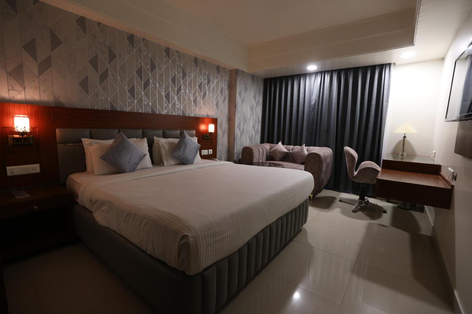 Eastin Hotels Hyderabad Exterior photo